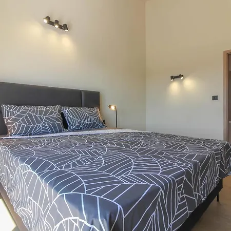 Modern With Private Pool In Βίλα *