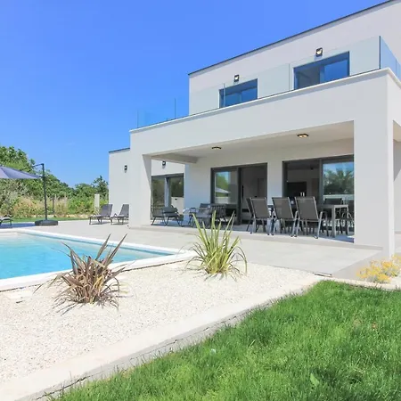 Villa Modern With Private Pool In *