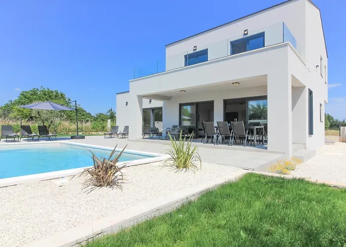 别墅 Modern With Private Pool In *