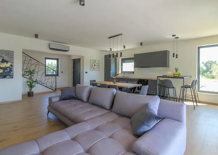 Modern With Private Pool In 别墅 *