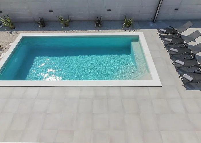 Modern With Private Pool In 别墅 *