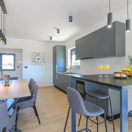 Modern With Private Pool In Villa