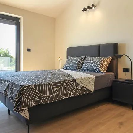 Modern With Private Pool In *