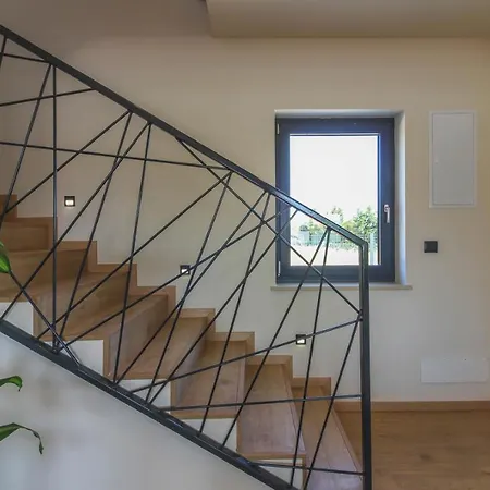 Modern With Private Pool In *