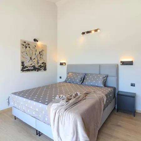 فيلة Modern With Private Pool In