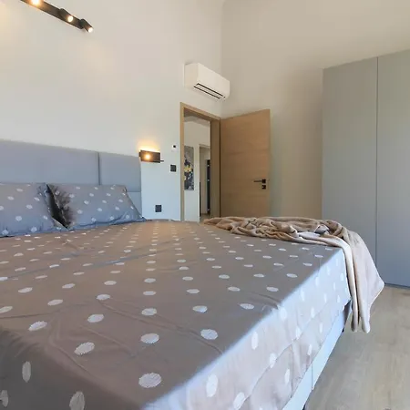 Modern With Private Pool In Villa Pula