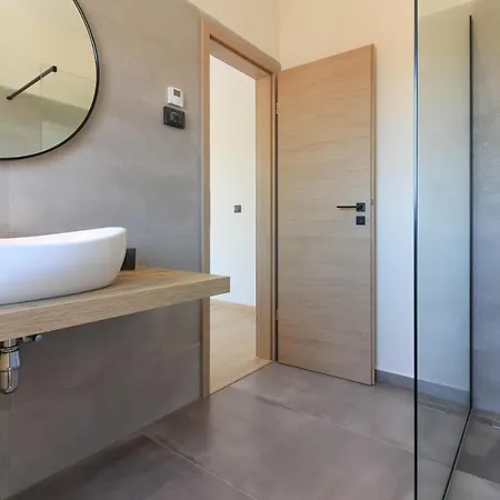 Willa Modern With Private Pool In Pula