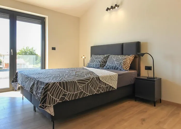 Modern With Private Pool In *