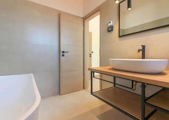 Modern With Private Pool In Pula