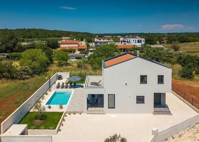 Vila Modern With Private Pool In *